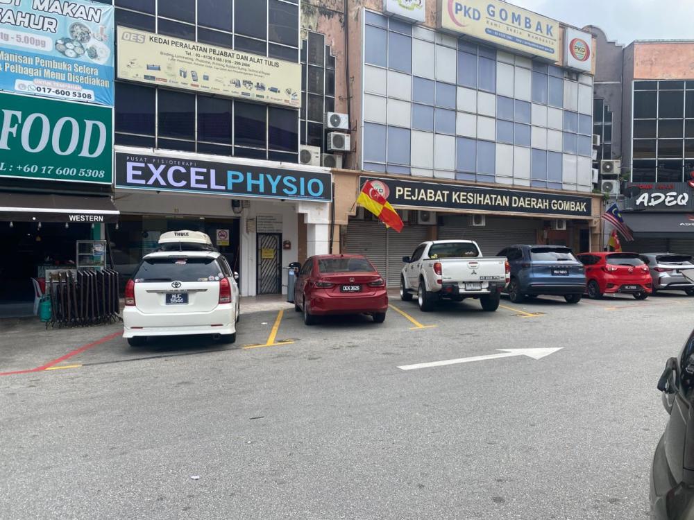 Hadapan klinik Excel Physio di Dataran Templer, Bandar Baru Selayang