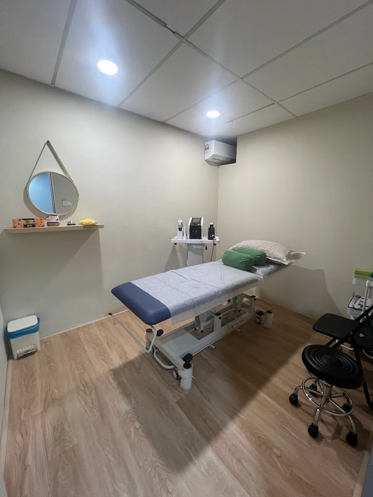 Bilik rawatan shockwave dan ultrasound di Excel Physio